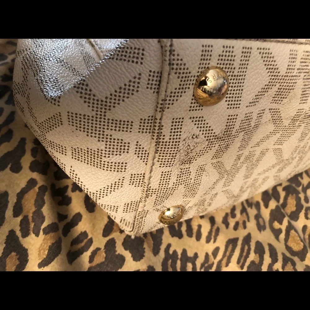 Micheal Kors  large Ivory classic monogram bag gold & tortoise handles - Picture 15 of 16